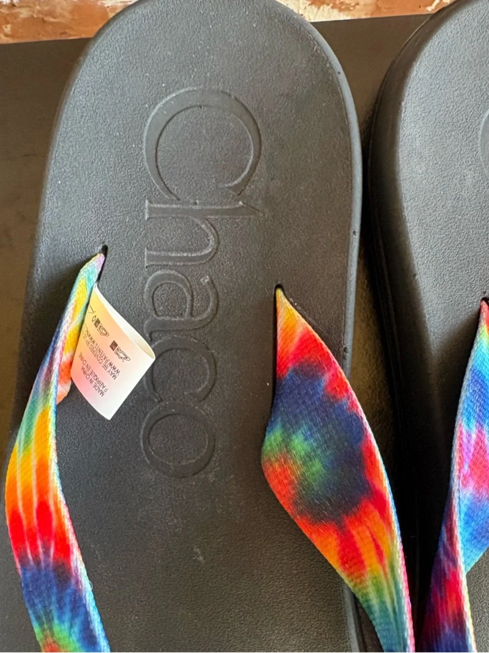 Chacos Chillos Rainbow Tie Dye Toe Thong Flip Flops Sandals Size 8